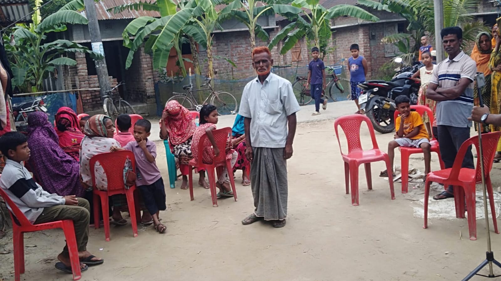 বাগাতিপাড়ায় নাতির ছোড়া হাঁসুয়া দাদির পেটে বিদ্ধ হয়ে মৃত্যু