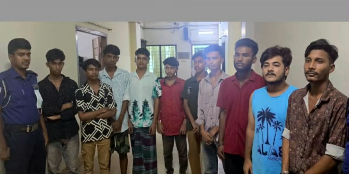 ফতুল্লা থানা হাজত থেকে আজমেরী ওসমানকে কর্মীদের ভিডিও বার্তা : নারায়ণগঞ্জে তোলপাড়