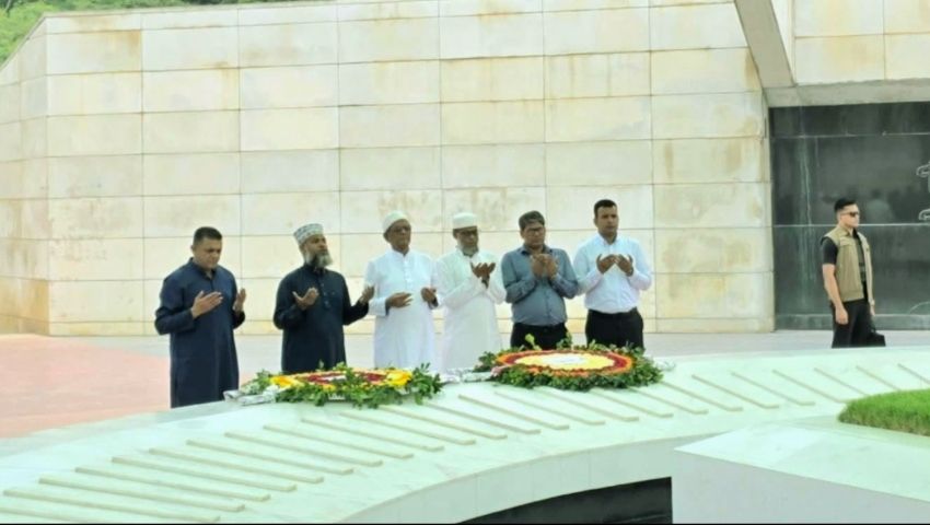 জিয়াউর রহমান ও খালেদা জিয়ার সমাধিতে শ্রদ্ধা জানালেন রাষ্ট্রপতি