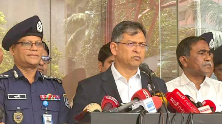 লুট হওয়া অস্ত্র উদ্ধারে বিশেষ ইউনিট, খোঁজ দিলে ২ লাখ টাকা পুরস্কার : স্বরাষ্ট্রমন্ত্রী
